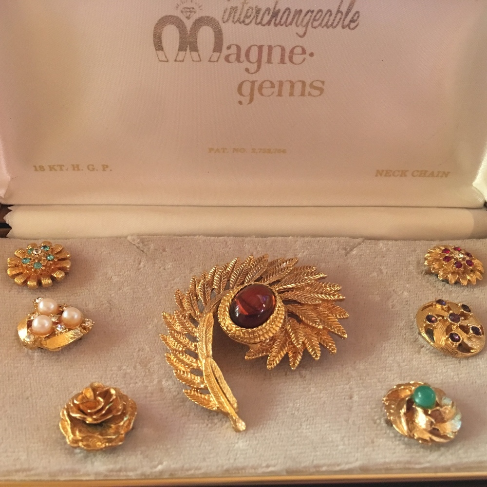 Vintage 1950's Barbara Reed Brooch Magne-Gems